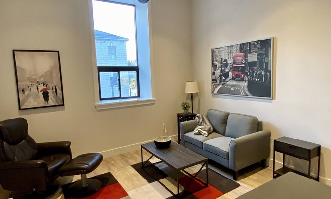 St. Mary's Condominio | Two bedroom suite - great for visiting family, weddings, or Stratford Festival