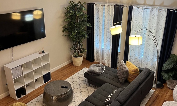 Southeast Houston Condominio | Two bedroom/ Two Bath Condo in a Gated Community near Hobby Airport and Downtown