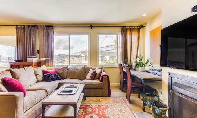 Potrero Hill Casa | Two Bedroom, Two Newly Renovated Bathrooms, Deck