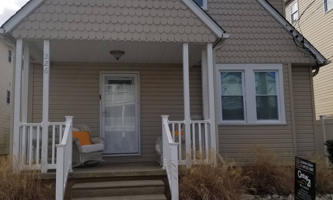 Wildwood Cabaña | Two bedroom villa near Morey's Pier & Wildwood Boardwalk