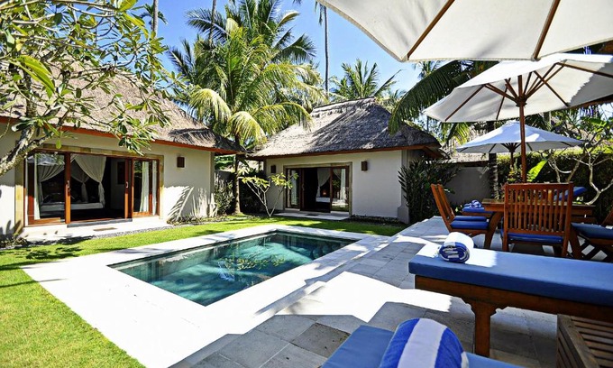 Sengkidu Villa | Two bedrooms villa with private pool, large landscape garden and kitchen