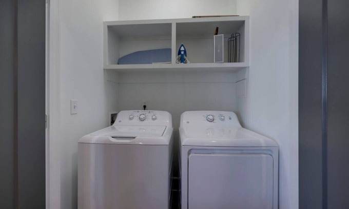 Nashville Apartamento | Two Elegant Townhomes - Perfect for Large Groups