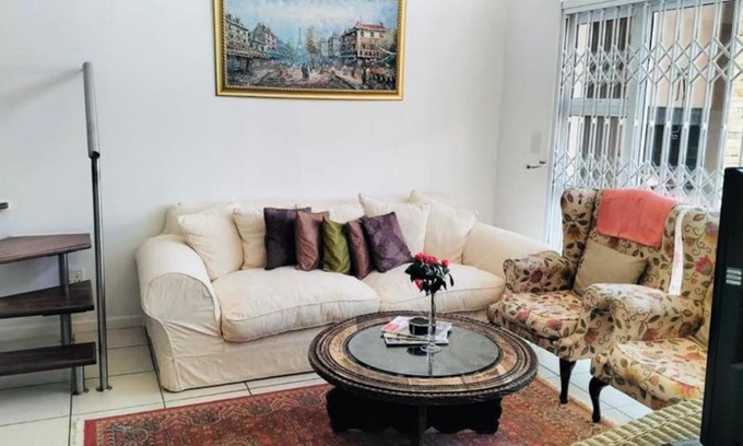 Greater Johannesburg Metropolitan Area Apartamento | Two en-suite in a light filled apartment in Sandton