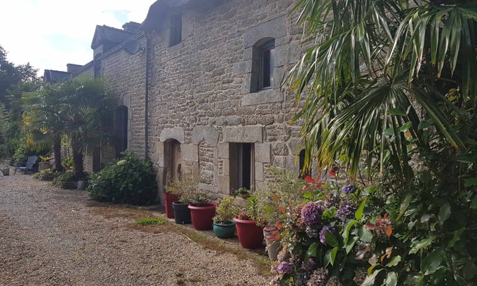 Buleon Casa | La casa en Bignan posee 4 dormitorio(s) y capacidad para 8 personas