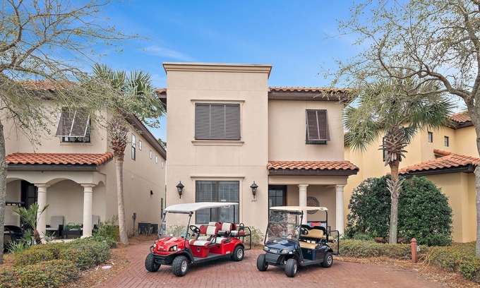 Villa Lago Casa | Vista Azul- Impresionante Villa de 4 Dormitorios con 2 CARROS DE GOLF!