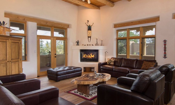 Historic Eastside Casa | ¡Dos hermosas casas familiares de CINCO ESTRELLAS en el Distrito Histórico cerca de todo!