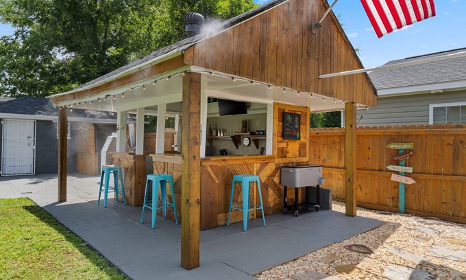 Wilmington Casa | Two-Home Rental in Downtown Wilmington - Perfect for Large Groups and Events