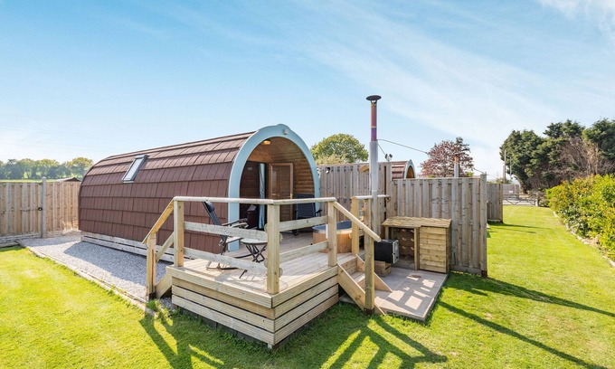 Oakenholt Cabaña | TWOTS, romántico, carácter casa de vacaciones en Flint, Ref 951605