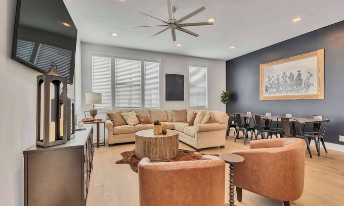 South Nashville Casa | *Two Huge Brand New Homes*Downtown View*21+ BEDS*