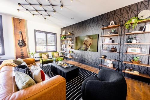 Edgehill Casa | Two Lavish Gulch Homes - Mins to Broadway