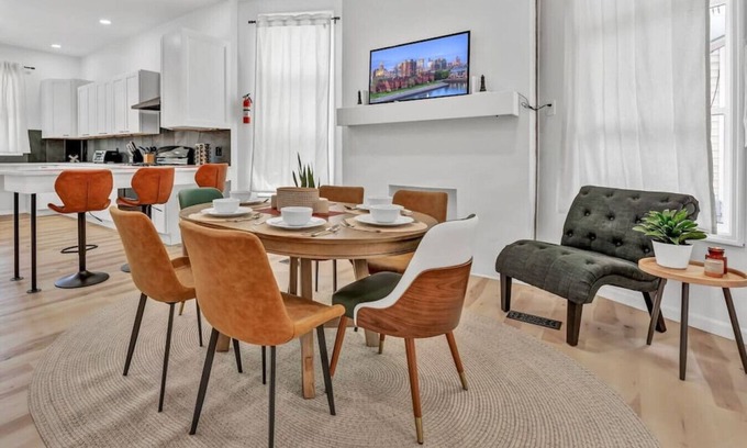Lakeview Apartamento | Two Level Apt: Dtwn Buffalo