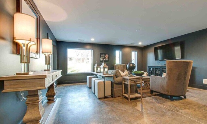 Berry Hill Casa | Two New Luxury Homes! Hot Tub + Game Room!