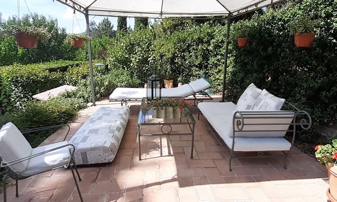Perugia Apartamento | Two-room apartment in Vestricciano Genna with private garden