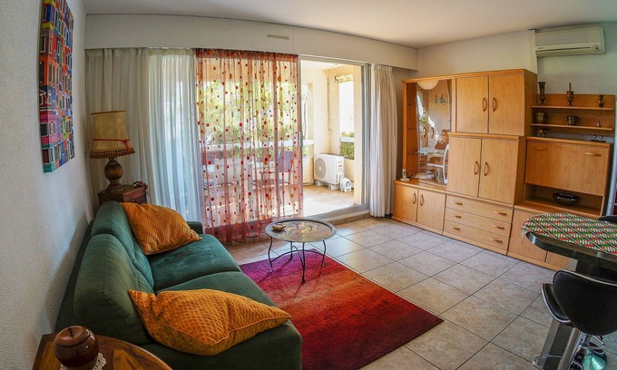 Bandol Apartamento | Dos habitaciones de pie Bandol, centro, todo a pie, calma absoluta