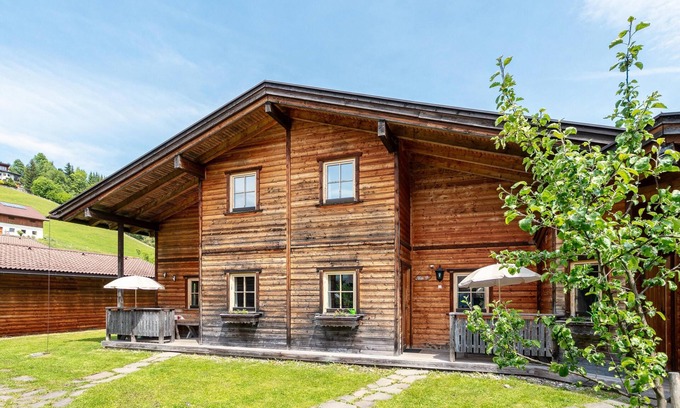 Niederau Casa | Two semi-detached houses with views