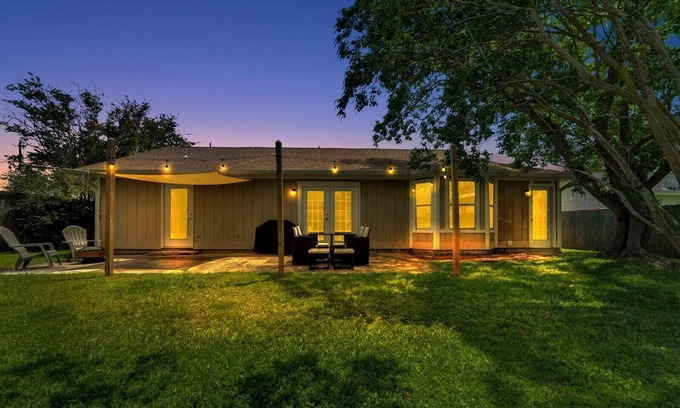 Lynn Haven Casa | Two Spaces in One Main House and Guest House 25 Min to PCB
