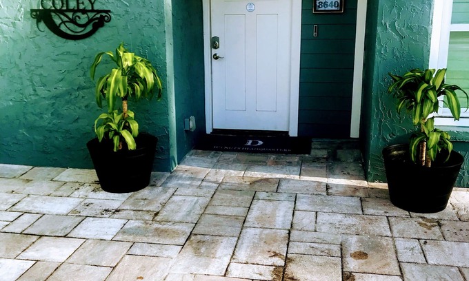 Jacksonville Casa | Two Story Beautiful Home with deck, large backyard & pool