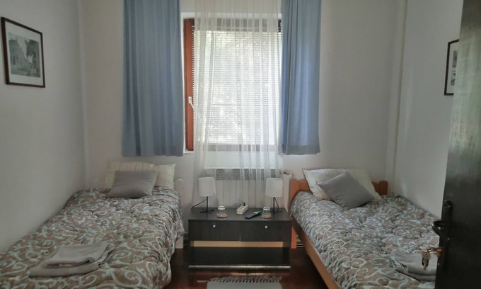 Pancevo Casa | Two Towers Hostel with Shared bahtroom