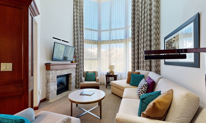 Olympic Valley Condominio | Two units at the Everline Resort & Spa - ski-in/ski-out, fireplace, pools, & gym