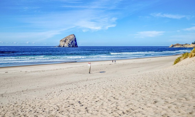 Pacific City Casa | Two Views Vacation Home