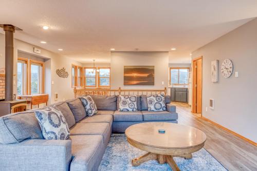 Pacific City Casa | Two Views Vacation Home - Meredith Lodging