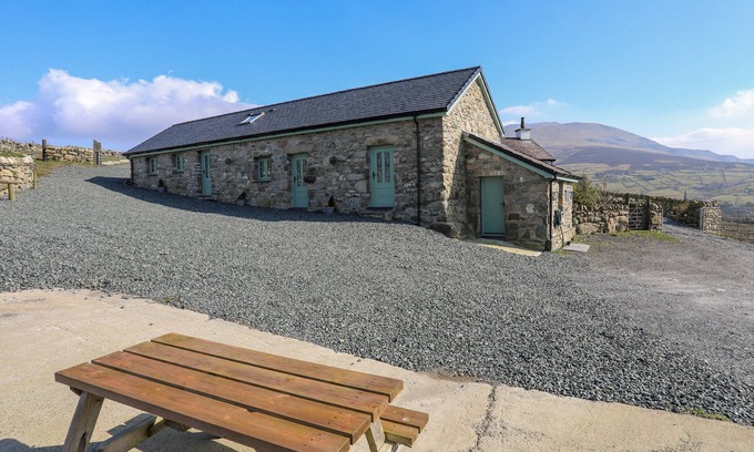 Deiniolen Cabaña | TY DEN, pet friendly, character holiday cottage in Deiniolen