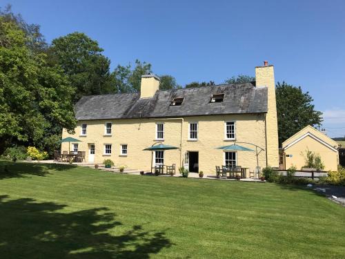 Brechfa Casa | Ty Mawr Country Hotel & Restaurant