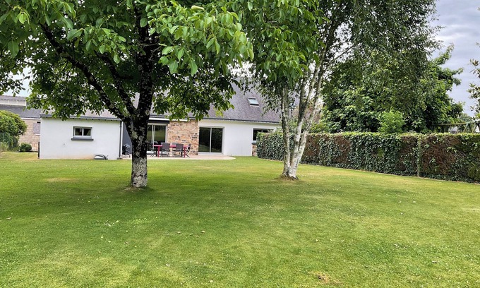 Pluvigner Casa | TY NOUCHKA. GROUND FLOOR HOUSE.ON 1300M2 OF GREENERY MORBIHAN PLUVIGNER.