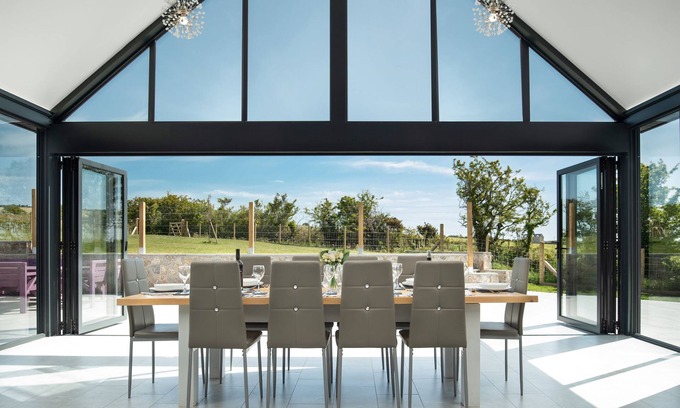 Rhosybol Casa | Ty Rhos Newydd: Stunning pet-friendly, family retreat on Anglesey