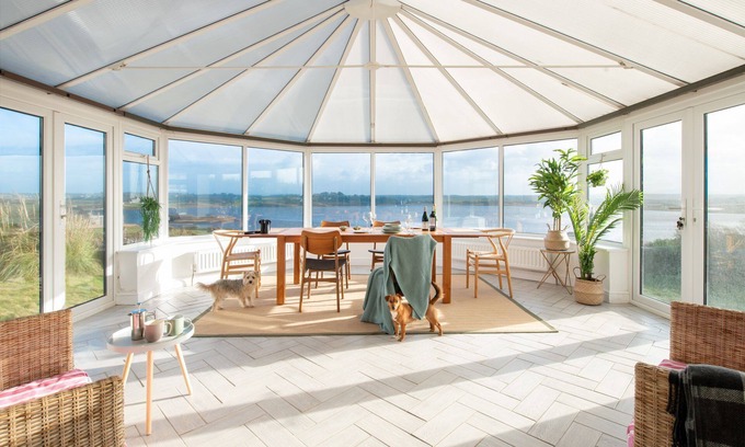 Rhosneigr Casa | Tyn Pwll five bedroom, pet-friendly holiday home in Anglesey