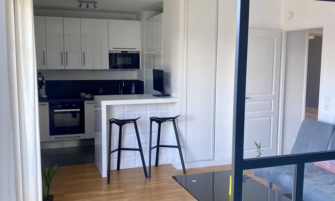 Montrouge Apartamento | Typical and Trendy Area - 15' Sub From Eiffel Tower