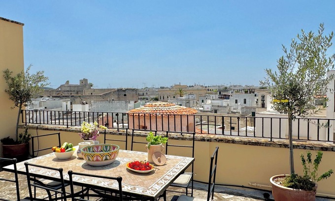 Salento Peninsula Apartamento | Casa típica con gran terraza frente al mar en el centro de Otranto