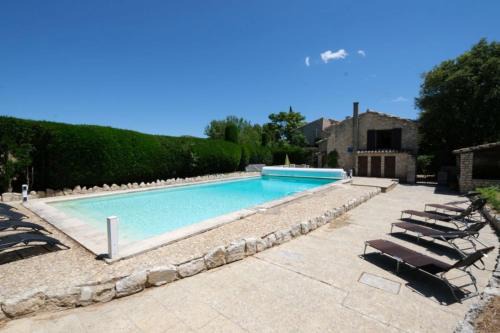 Mouries Casa | typical mas provençal with swimming pool in a small hamlet near mouriès in the alpilles in provence- 8 persons