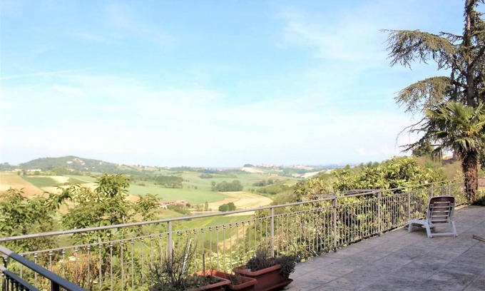Grazzano Badoglio Apartamento | Typical Monferrato apartment among the Vineyards