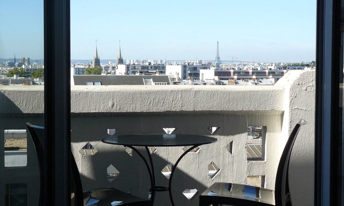 11th Arrondissement Apartamento | Apartamento típico de 56 m2 en Père Lachaise - balcón con vistas a todo PARIS