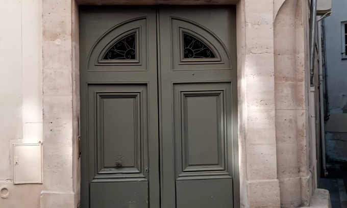 Quartier de la Monnaie Apartamento | Típico parisino Estudio en Saint Germain