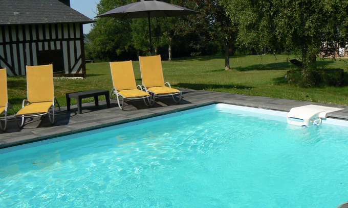 Blangy-le-Chateau Casa | Typical property, 20 km from Deauville: 3 houses, tennis, swimming pool