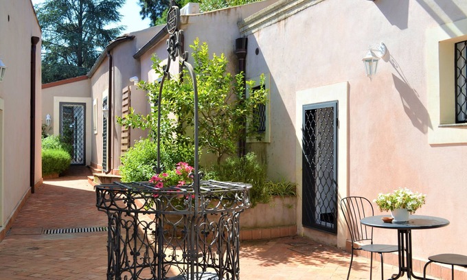 Valverde Villa | Villa típica del siglo XIX, entre el mar y el Etna.