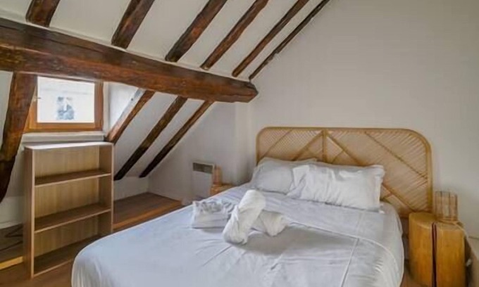 Bonne-Nouvelle Apartamento | typically Parisian apartment