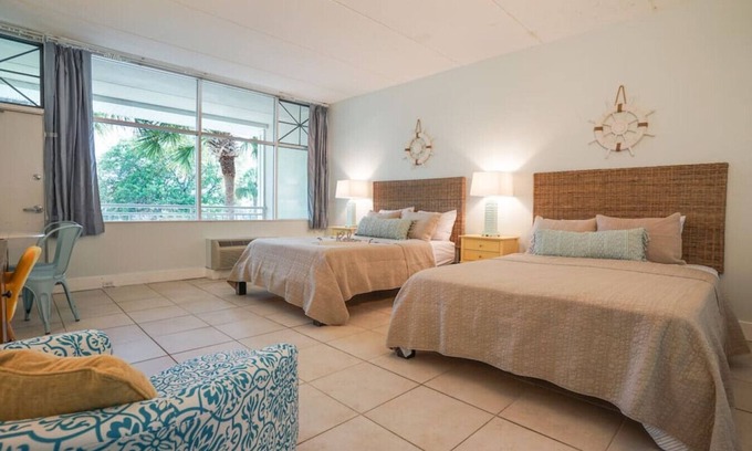 Ruskin Apartamento | U620-Across the street from beach & amenities! WiFi/Parking. Self Check in!