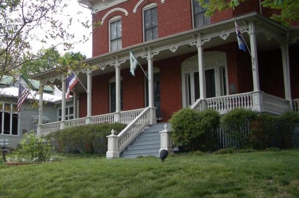 Staunton Cama Y Desayuno | Ubon Thai Victorian Inn & Restaurant