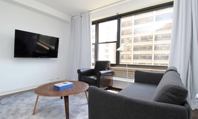 Indian Village Apartamento | UChicago, Lago, Museo de la Ciencia | Gimnasio + W&D | Zencity