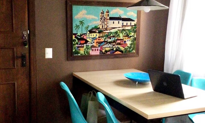 Alto da Rua Quinze Apartamento | UFPR Central, Clinics and Couto Pereira with garage.