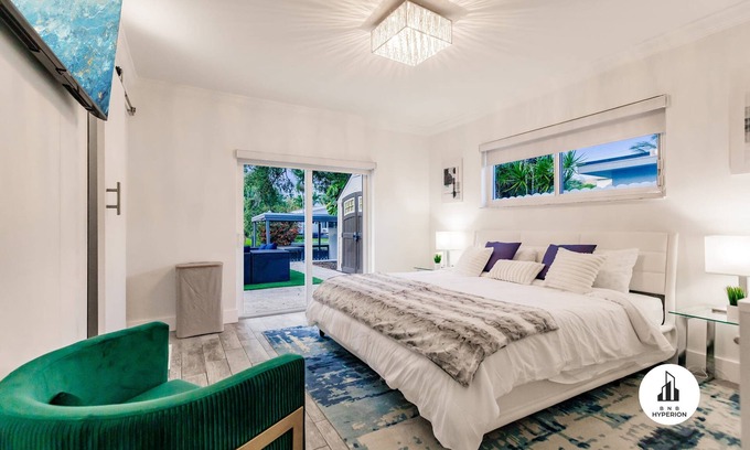 Ojus Casa | Uhost AI | 5BR Oasis | Pool, Hot Tub & BBQ Area