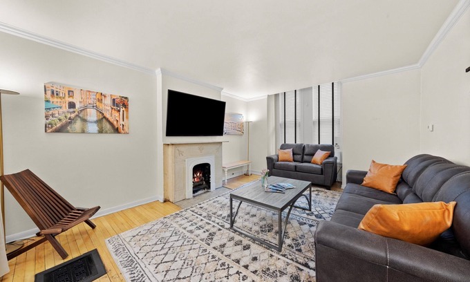 University Village / Little Italy Apartamento | UIC / Little Italy - Lovely 1 Bed 1 Bath Apt. - FREE PARKING & IN-UNIT WASH/DRY