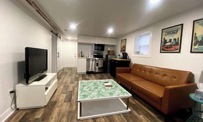 Ukrainian Village Casa | Ukrainian Village Hideaway