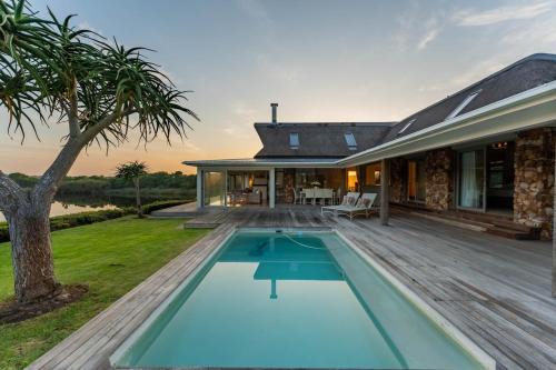 Kouga Casa | Ukuthula Estate, Aloe Grasdak House