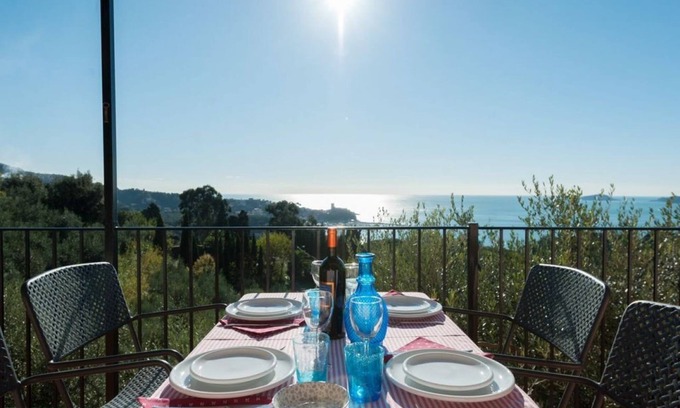 Pugliola Casa | Ulivi House: in Lerici nel parque privado de una típica casa de Liguria, piscina
