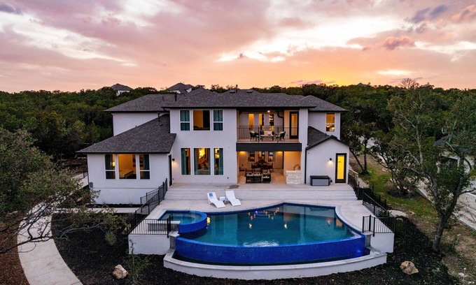 Jonestown Casa | Elegant Lake Travis Escape - Chef’s Kitchen, Game Room, Media Lounge & Office