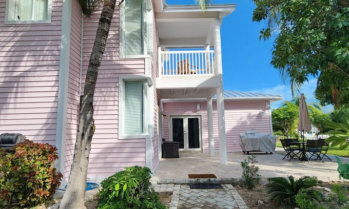 Alice Town Casa | Ultimate Beach House